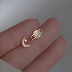 New Gold-Tone And White Rhinestones Sun And Moon Earrings 1 Pair- 1 Sun/1 Moon Moon Earrings For Teen, Accessories Sun And Moon, Moon And Sun Earrings Clay, Moon Studs Earrings, Sun Moon Jewelry, Earings Aesthetics Gold, Cute Earrings Studs, Moon Earrings Gold, Gold Earing