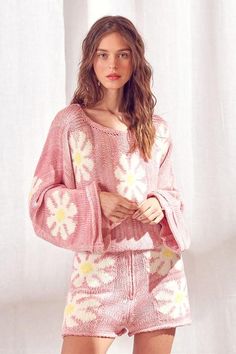 You don't have this in your closet? Hippie Vibe Tribe getting cute fashion in daily!!!!!! #hippievibetribe #fashion #womensclothing #hippie #pink #flowers FREE GIFT ALWAYS!!!!!!!!!!!!!!! Please rate me on google!! Large Daisy, Daisy Shorts, Cropped Pullover, Daisy Print, Sweater Set, Sweater And Shorts, Cropped Sweater, Knitted Pullover, Fashion Set