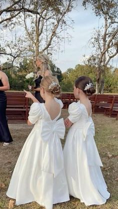 Cute After Wedding Outfits, Cute Wedding Aesthetic, Nancy Myers Wedding, Old Timey Wedding, Weeding Dress Outfits Women, Old Time Wedding, Future Wedding Ideas, Wedding Dress With A Bow, Poland Wedding