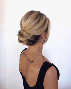 Wedding Hairstyles Older Bride, Hairstyle Wedding, Classic Updo, Mother Of The Bride Hair, Long Hair Wedding Styles, Updos For Medium Length Hair, Wedding Hair Inspiration