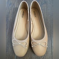 Nwot (Only Worn In House To Try On) Seychelles Nude Ballet Flats With Bow Detail Women’s Size 9 Wide Nude Ballet Flats, Seychelles Shoes, Seychelles, Bow Detail, Try On, Flat Shoes Women, Ballet Flats, Loafer Flats, Loafers