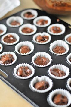 Cupcake Pan Recipes, Mini Cupcake Recipes, Mini Chocolate Cupcakes, Easy Chocolate Dessert, Mini Pumpkin Muffins, Mini Banana Muffins, Homemade Cake Mixes, Mini Chocolate Chip Muffins, Mini Cupcake Pan