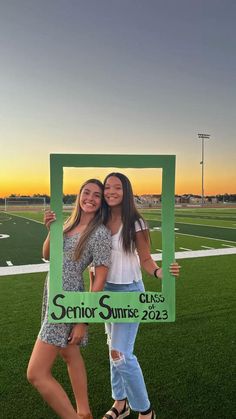 Senior Sunrise Outfits, Student Council Activities, Senior Mums, Senior Year Fun