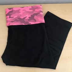 Brand New! Black In Color. 16in Inseam. Victoria’s Secret Pink, Birthday Needs, Pink Outfits Victoria Secret, Cropped Sweatpants, Fashion 2000s, Pink Jumpsuit, Pink Vs, Cute Outfit Ideas, Pinterest Outfits