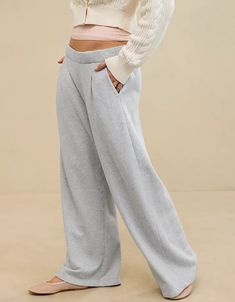 Aerie New Heights Trouser Aerie Trousers, Aerie Outfit, Aerie Clothing, Hollister Sweatpants, Closet Wishlist, American Eagle Outfits, Teacher Clothes, Grey Sweats, Sweat Set