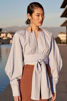 Diane von Furstenberg Keyhole Crop Cotton Blouse Look Boho Chic, Mode Kimono, Romantic Blouses, Fashion Friday, Blouse Nordstrom, Cooler Look, Cotton Blouse, Mode Inspiration, Cotton Blouses