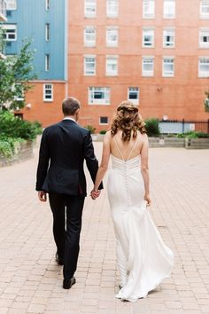 Julia and Rob planned the most elegant candlelit fall wedding at the Lord Nelson Hotel in Halifax Nova Scotia. Their classic neutral pallet made for the most perfect fall wedding. The wedding ceremony took place at Saint Thomas Aquinas Church in Halifax. The different shades of red and burgundy gave the ceremony a reception a classic and romantic vibe. Find more Nova Scotia wedding photography ideas and inspiration at alyssajoyphoto.com. Romantic Candlelit Wedding, Photos At Night, Neutral Pallet