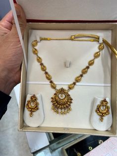 Mini Haram, Nakshi Jewellery, Gold Things, Jewel Design, Wedding Jewelry Sets Bridal Jewellery, Simple Jewellery, Mangalsutra Design, Gold Bridal Necklace