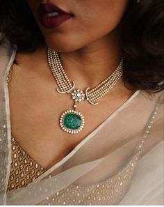 Pearl Polki Necklace, Lightweight Necklace Gold, Pendent Set Gold Design, Moti Jewellery Indian, Neck Pieces Jewelry Indian, Indowestern Jewellery, Moti Sets Jewellery, Indian Beads Jewellery, Moti Necklace Design