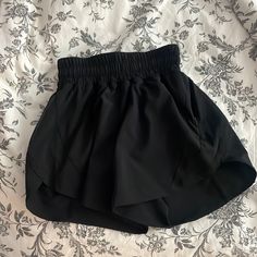 Good Condition, Never Worn Black Lulu Shorts Outfit, Black Lulu Shorts, Lululemon Black Workout Shorts, Lululemon Functional Black Shorts, Lulu Shorts Outfit, Lululemon Hotty Shorts Black, Lulu 2.5 Shorts, Lululemon 4-way Stretch Athletic Shorts, Lulu Lemon Shorts