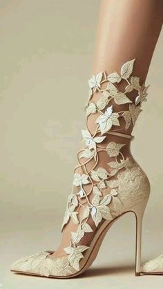 #shoes #style #lifestyle #outfits #fashion #aesthetic Whimsical Shoes, Fairy Shoes, Stunning Shoes, Fancy Shoes, Wedding Heels, Gorgeous Shoes, Fabulous Shoes, Pretty Shoes, Dream Shoes