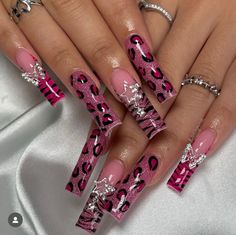 2000s Nails Inspiration, Y2k Nails Trashy, Chunky Y2k Nails, Cute 2000s Nails, Y2k Bling Nails, Y2k Junk Nails, Juicy Couture Nails, 2000 Inspired Nails, Bratz Nails Acrylic