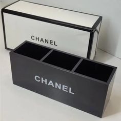 Authentic New In Box. Chanel Makeup Brush Organizer. Bougie Decor, Tech Room, Makeup Brush Organizer, Brush Organizer, Brush Holders, First Apartment Decorating, Makeup Brush Organization, Makeup Holder, Makeup Brush Holder