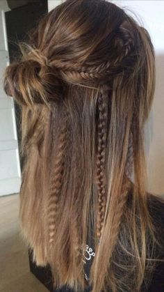 Skater Clothes, Hairstyles 2024, Bohemian Hairstyles, Athletic Hairstyles, Hair Inspo Color