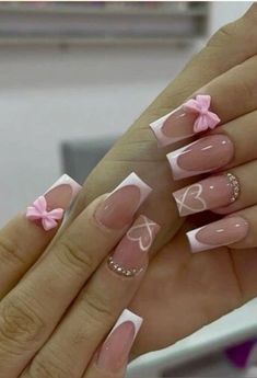 New Years Eve Nail Art, How To Strengthen Nails, New Years Eve Nail, Uñas Coquette, White Nail Ideas, Bow Nail Designs, Glitter French Nails, Quick Nail Art, Bow Nails