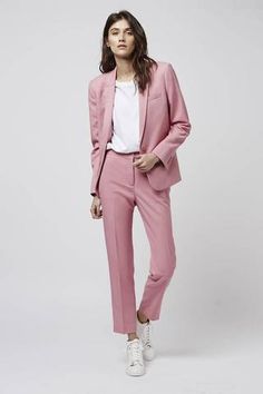 Top Fashion Trends of 2019.  #fashion #womensfashion #ootd #picoftheday #outfits #style #jewelry #jewelrymaking #travel #traveltips #gifts #giftsideas  #outfitoftheday #accessories #lookoftheday Ladies Trouser Suits, Suits And Sneakers, Womens Suits Business, Pink Suit, Pantsuits For Women, Workwear Fashion, Fitted Suit, Business Outfit, Work Attire