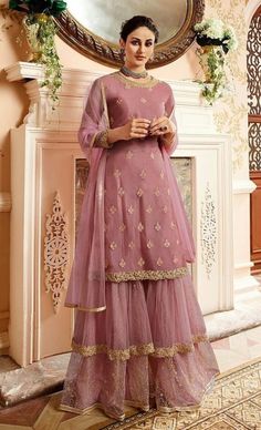 Dress Desgines, Garara Suit, Bridle Dress, Orang India, Gharara Suits, Sharara Designs, Icon Fashion, Suit Outfit