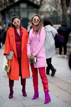 Purple And Red Outfit, Orange Pullover, Winter Fashion Coats, Colour Blocking, Looks Street Style, Cooler Look, Street Style Winter, Outfit Fall, Spring Street Style