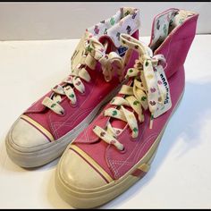 Pro Keds Rocawear Women’s Brand New W/Tags Vintage 100% Authentic & Original! Imported! Flat Tennis Shoes, Shoes In The 80s, Babs Seed, Weird Kids, Cheetah Shoes, Different Shoes, 80s Shoes, Comedy Actors, Colorful Sneakers