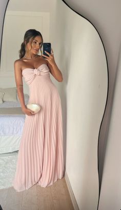 Détails de l'article :

 Numéro de produit : C2646

 Tissu : Mousseline

 Silhouette : Une ligne

 Manches : Sans manches

 Style de dos : fermeture éclair Prom Dresses Long Pink, Prom Dress Inspo, Prom Inspo, Formal Party Dress, Prom Dress Inspiration, Dream Dresses, Chiffon Prom Dress, Looks Chic, Hoco Dresses