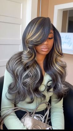 Wigs With Highlights Black Women, Side Part With Highlights Black Women, Middle Part Quick Weave With Highlights, Quickweave With Highlights, Quick Weave Hairstyles With Color, Highlights On Brown Skin, Quick Weave With Highlights, Quick Weave With Color, Sew In Color