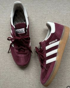 Handball Spezial Shoes, Adidas Handball Spezial Outfit, Spezials Adidas, Spezial Adidas, Adidas Handball Spezial, Adidas Handball, Shoe Wishlist, Adidas Spezial, Sneakers Adidas