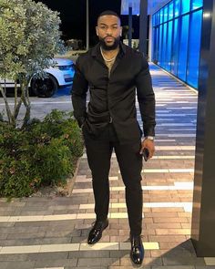 All Black Graduation Outfit Men, Dinner Outfits Men Casual, Smart Dinner Outfits Men, Men Outfits Fancy, Black Man Formal Outfits, Black Male Date Night Outfit, Men Casual Spring Outfits, Classy Dress Outfits Men, Vegas Outfit For Men