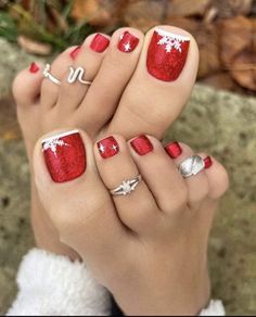 Nail Designs Toenails, Christmas Toes, Shiny Nails Designs, Feet Nail Design, Pedicure Designs Toenails, Pedicure Nail Designs, Gel Toe Nails, Toe Nail Color, Pretty Toe Nails