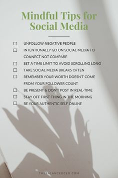 Tips to help you have a healthier and mindful relationship with social media instead of conparing yourself. Old Friendships, Brand Aesthetic, Social Media Break, A Healthy Relationship, Social Media Apps, Cool Captions, Negative People, Comparing Yourself To Others, Healthy Relationship