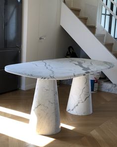 Natural Marble Bianco Statuario Venato Rounded Rectangle Dining Table Round Marble Table, Round Marble Dining Table, Marble Furniture, Matte Material, Marble Flooring, Marble Tray, Rectangle Dining Table, Marble Surface, Rounded Rectangle