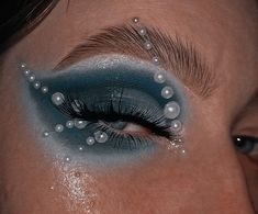 Mermaid Makeup Halloween, Siren Costume, No Ordinary Girl, Mermaid Halloween Costumes, Show Makeup, Hallowen Ideas, Mermaid Halloween, Fest Outfits