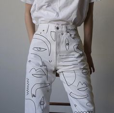 Painted Jeans, Painted Denim, 자수 디자인, Painted Clothes, Looks Style, Mode Inspiration, White Pants