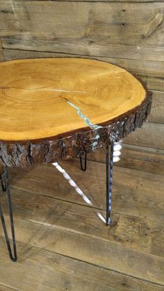 Deodar Cedar Accent Table Epoxy Table Ideas, Deodar Cedar, Kitchen Boards, Homemade Beds, Poly And Bark, Resin And Wood Diy, Rustic Log Furniture, Epoxy Tables, Wood Art Diy