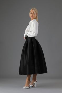 Taffeta Skirt Outfit, Black Tafetta Skirt, Full Taffeta Skirt With Lining, Luxury Flared Taffeta Skirt, Elegant Voluminous Taffeta Skirt, Luxury Black Floor-length Skirt, Taffeta Skirt, Ball Skirt, Evening Skirts