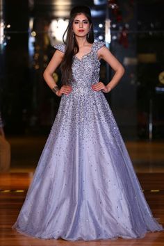 Reception Gowns Evening, Evening Gown Indian, Gown Party Wear Reception Dresses, Dressing Design Ideas, Net Evening Gown, Indian Party Wear Gowns, Gown Dress Design, Gown Dress Party Wear