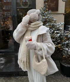 Winter Modest Outfits, Earmuffs Outfit, Hijabi Winter Outfits, Cute Hijabi Outfits, Modest Winter Outfits, Outfits Muslim, Modesty Outfits, Modest Fits