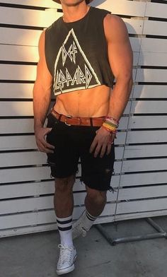 Gay Club Outfit, Men Crop Top, Crop Top Guy, Mens Crop Tops, Crop Top Men, 80s Fashion Men, Rave Outfits Men, Mens Crop Top, Rave Fits