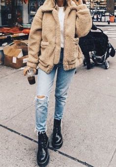 Teddy coat | doc Martin Boots | grlfrnd denim | ripped jeans | teddy coat outfit | winter cute day outfit | Valentine’s Day casual outfit Bustier Outfit, Comfy Jeans Outfit, Fall Fashion Coats, Chique Outfits, Distressed Boyfriend Jeans, Teddy Coat, Sherpa Jacket