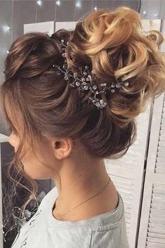 Guess what, it's time for a change, and we're going to begin with your hair. Take this quiz to find out which of these hair updos and hair extensions would look great on you! Hair Chair, Teenage Hairstyles, Prom Hair Updo, Hair Bride, Simple Prom Hair, Pinterest Hair, Wedding Hair Inspiration, Teen Hairstyles, Formal Hairstyles