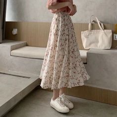 Olivia Mark - Floral Print High-waisted Midi Skirt with Delicate Design Long Skirts Summer, Floral Chiffon Skirt, Korean Skirt, Skirt Streetwear, Long Skirt Summer, Stile Hijab, Skirts Summer, Pleated Long Skirt, Skirts Midi High Waisted