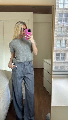 Corporate Fashion Office Chic, Summer Office Outfits, Elegant Classy Outfits, Chic Business Casual, High Waisted Dress Pants, Office Casual Outfit, Professional Outfits Women, Business Outfits Women, Stylish Work Attire