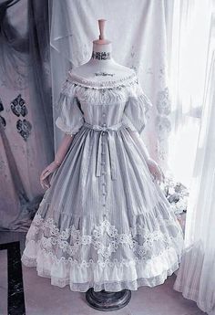 Gaun Abad Pertengahan, Lolita Outfits, Dresses Beautiful, Fantasy Dresses, Kawaii Dress, Old Fashion