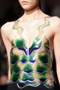 Cl Fashion, Futuristic Fashion, Christopher Kane, Mode Inspo, Mode Inspiration, Green And Blue, Costume Design, London Fashion Week