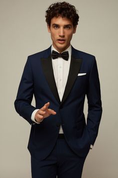 Reception Suits For Men, Blue Velvet Tuxedo Wedding, Sangeet Tuxedo For Groom, Navy Blue Velvet Tuxedo, Dark Blue Velvet Tuxedo, Velvet Navy Tuxedo, Men Prom Outfit, Blue Tuxedo Wedding, Prom Outfits For Guys