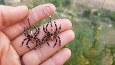 These tiny earrings are a great starter set of spider earrings.  I was asked to pair the classic Halloween colors and this is one of the eruptions.😄Handcrafted with posable legs.  I L O V E these earrings and get HEAP of compliments on them whenever I wear them around town...even from my kids classmates. ;-)  Be careful though, these bring out the jokers telling you that there is a spider on your neck. ;-)DIMENSIONS:Chain length: ~.5" (Can be modified  shorter or longer) - Please specify when p Halloween Jewelry Diy, Oddities Jewelry, Spider Crafts, Halloween Colors, Spider Jewelry, Beaded Spiders, Spider Halloween, Spider Earrings, Halloween Beads