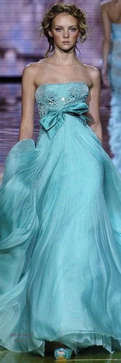 Elie Saab Haute Couture Elie Saab Spring, Gaun Fashion, Woman Walking, Evening Dresses Elegant, Couture Gowns, Designer Gowns, Elie Saab