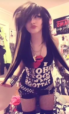 Scene Girl Aesthetic, Scene Kid Hair, Emo Girl, Fashion Hairstyles, Scene Outfits, Emo Kid