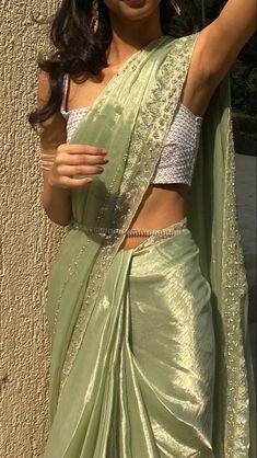 Green Sari, Fest Outfits, Desi Wear, Fancy Sarees Party Wear, Traditional Indian Dress, Casual Indian Fashion, Simple Sarees, Indian Fashion Saree