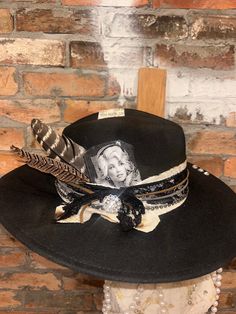 Nashville Hats, Custom Hats For Women, Diy Cowboy Hats, Custom Fedora, Womens Western Hats, Burned Hats, Cowboy Hats Women, Boho Hats, Cowboy Hat Design