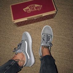 @tessadehaan27 Vans Verdes, Vans Slip On Outfit, Skateboard Style, Vans Ultrarange, Tenis Vans, Sneaker Outfits, Hype Shoes, Vans Off The Wall, Sport Chic